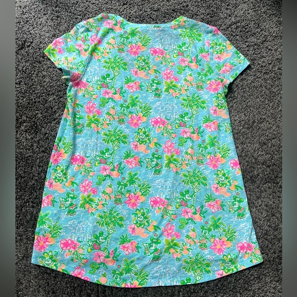 Disney x Lilly Pulitzer Women’s Etta V Neck Top Size XS Lilly Loves Disney WDW - Picture 2 of 4